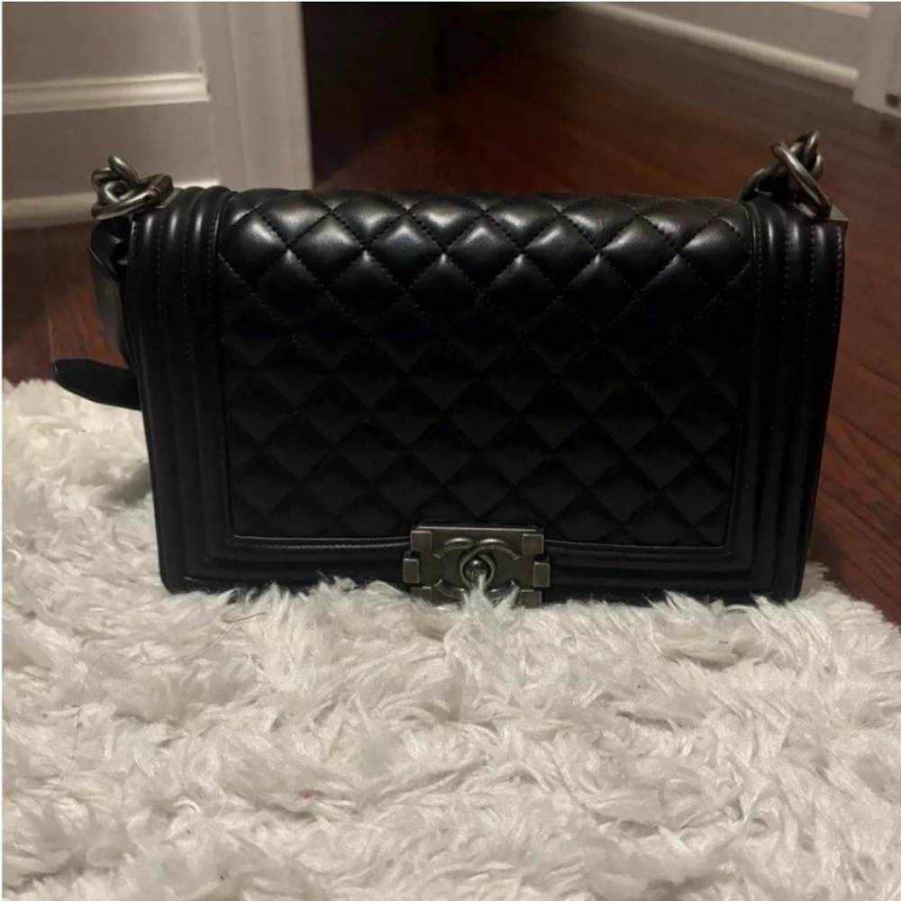 Chanel Medium boy Bag